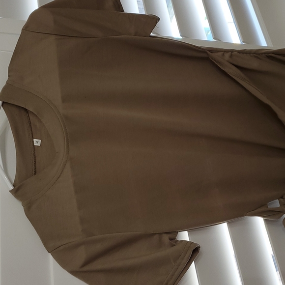 Short sleeve taupe casual dress with rushing waist tie - Picture 2 of 4